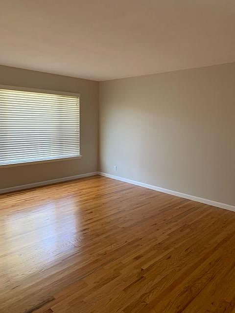 1st image of 3053 Chippenham Dr