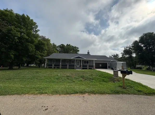 409 Monroe Ave, Amboy, IL 61310