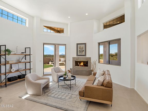 5th image of 3475 N Country Club Vista Cir