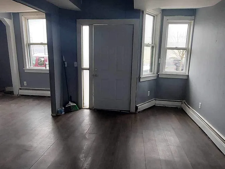 426 E Market St #101 — Photo 12
