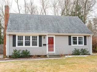 17 John Smith Dr, West Hartford, CT 06107