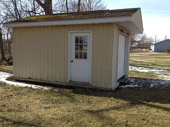 3rd image of 15 James Ct