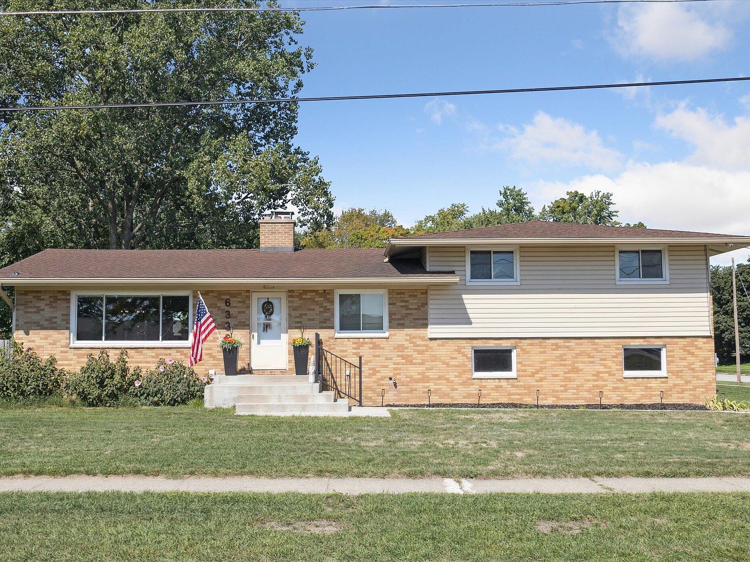(1664) 直筆サイン入り 区麗情/Come On-A My House 6339 Autumn Dr, Hudsonville, MI 49426 | Zillow