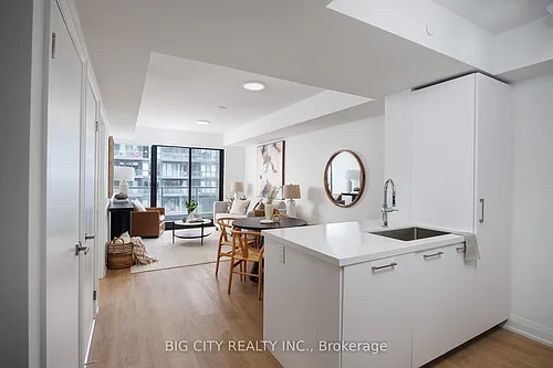 36 Brentcliffe Rd #704 Photo 1