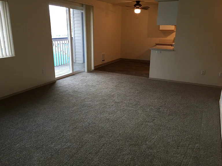 WALLACE PARK APARTMENTS (03) — Photo 15