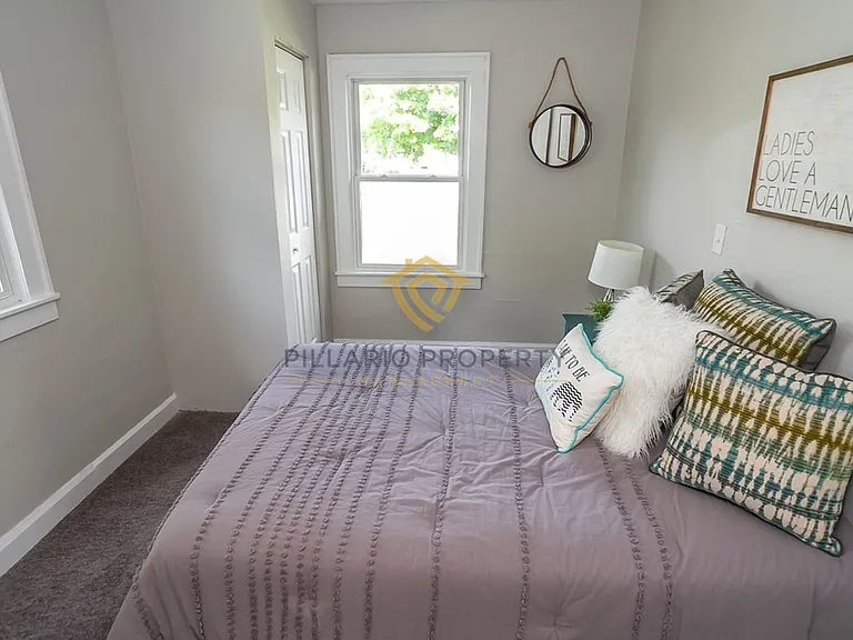 312 N Hanley St — Photo 9