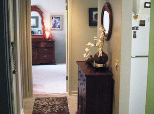 114 Lanark Ct APT B, Kalamazoo, MI