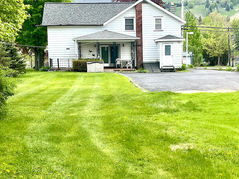 7734 Main St — Photo 3