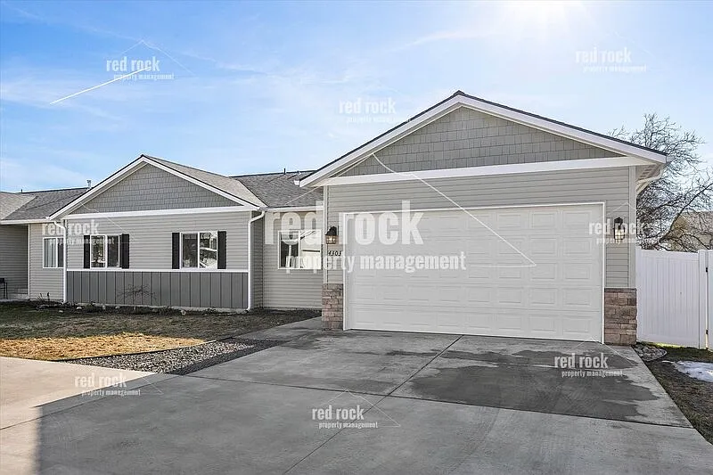 3 bed, 2.0 bath, 1350 sqft, $1,995 — Photo 1