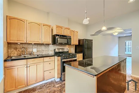 205 N Streeper St — Photo 8