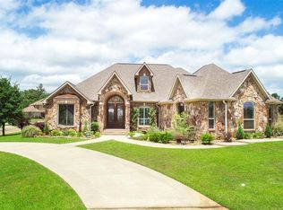205 Devonshire St, Mt Pleasant, TX 75455