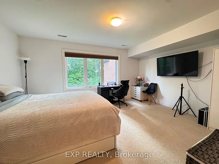 99 Hunt Ave — Photo 13