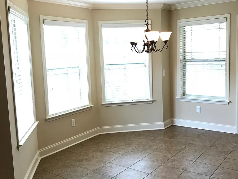 2418 Churchill Cir — Photo 5