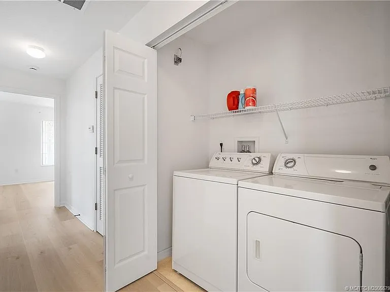 1575 SE Pomeroy St #8-5 — Photo 19