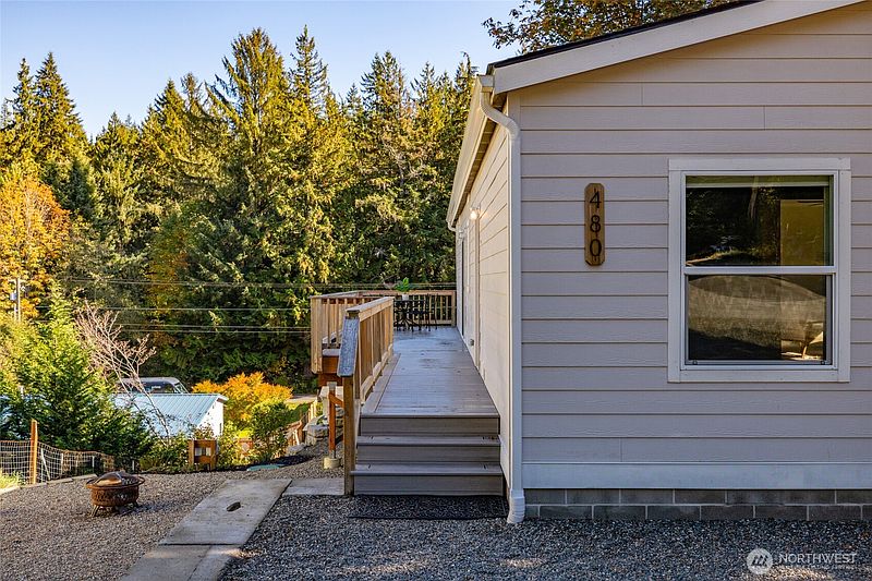 3rd image of 480 Fir Lane