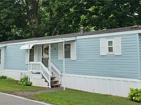 3843 Oneida St, New Hartford, NY 13413