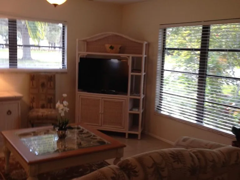 300 Parkdale Dr — Photo 22