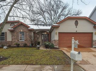2405 Black Pine Ct, Florissant, MO