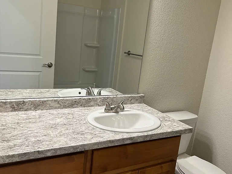 The Overlook Apartments — Photo 40