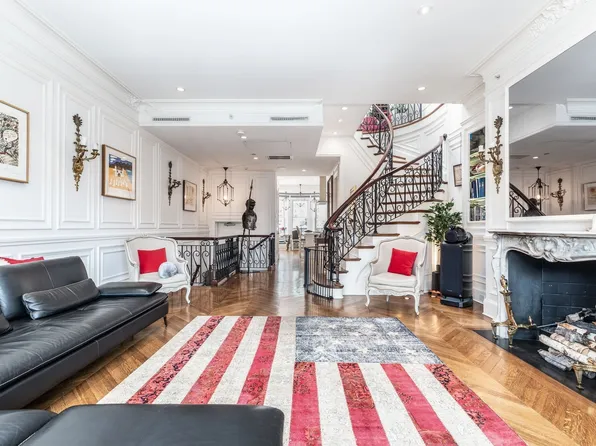 230 Commonwealth Ave, Boston, MA 02116