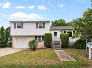 13 W Saint Johns Ave, Villas, NJ 08251