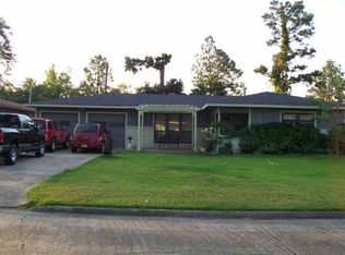 5260 Swallow Dr, Beaumont, TX 77707