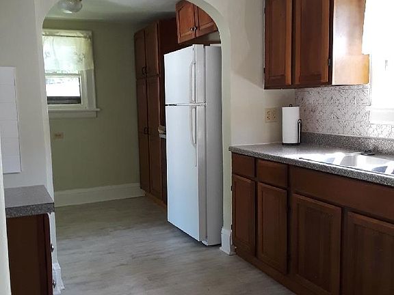 4th image of 731 Arcadia Ave