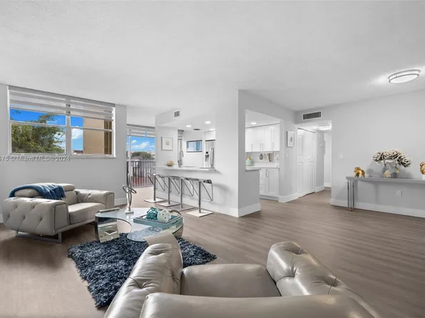 9441 SW 4th St APT 310, Miami, FL 33174