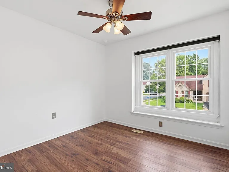 7690 Green Garland Dr — Photo 10