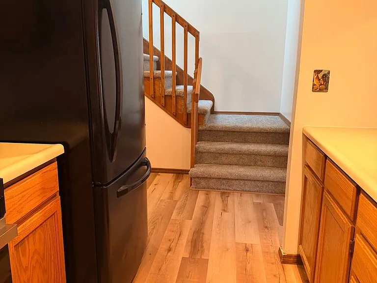 1612 W Olive St #13 — Photo 8