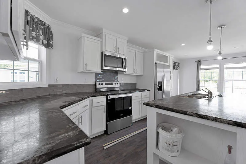 2 bed, 2.0 bath, 1456 sqft, $999 — Photo 2