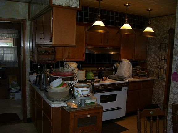 3rd image of 607 W Linden Ave