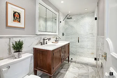 Rented by R New York