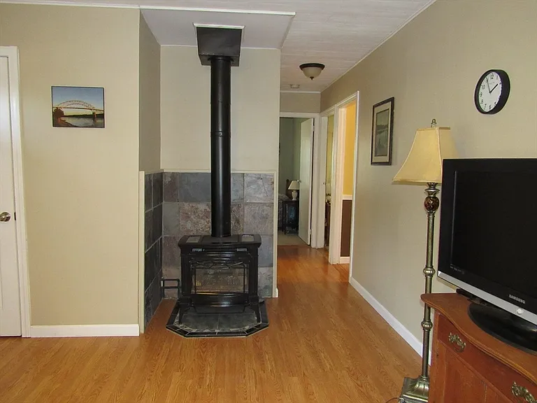 22 Birch St — Photo 13
