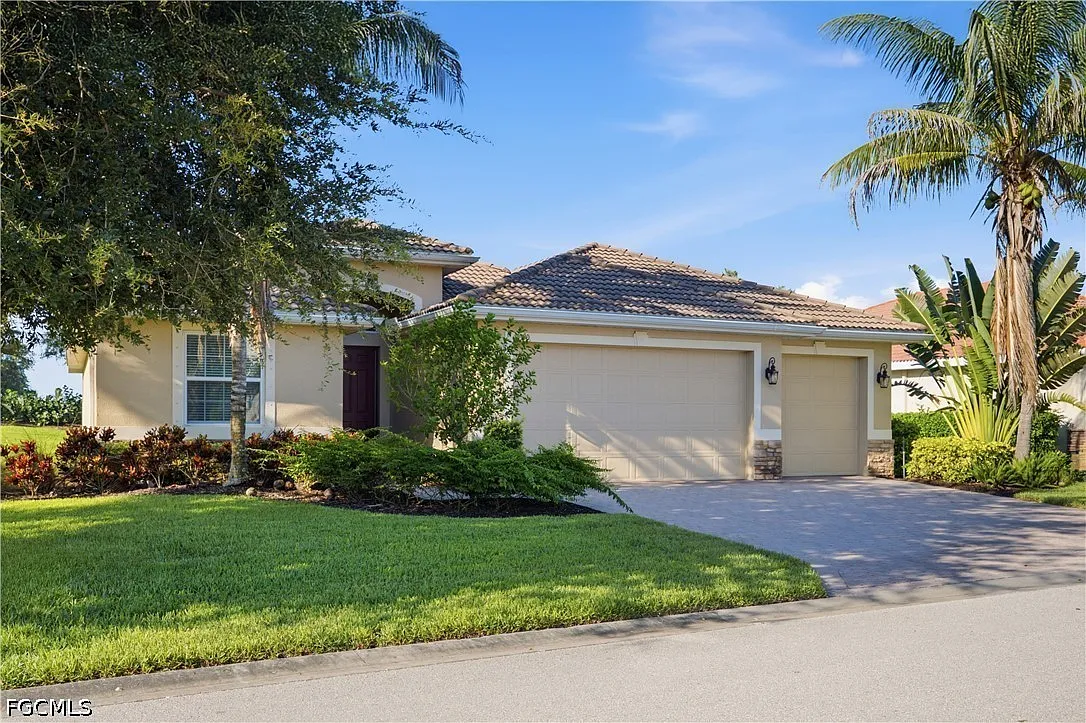 3 bed, 2.0 bath, 2010 sqft, $2,650 — Photo 1