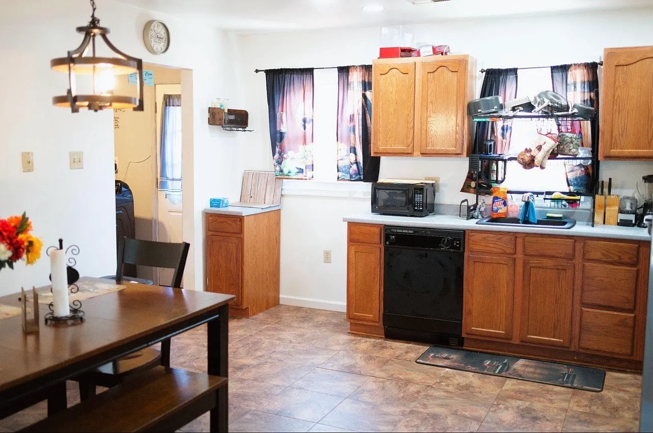 3 bed, 1152 sqft, $2,700 — Photo 4