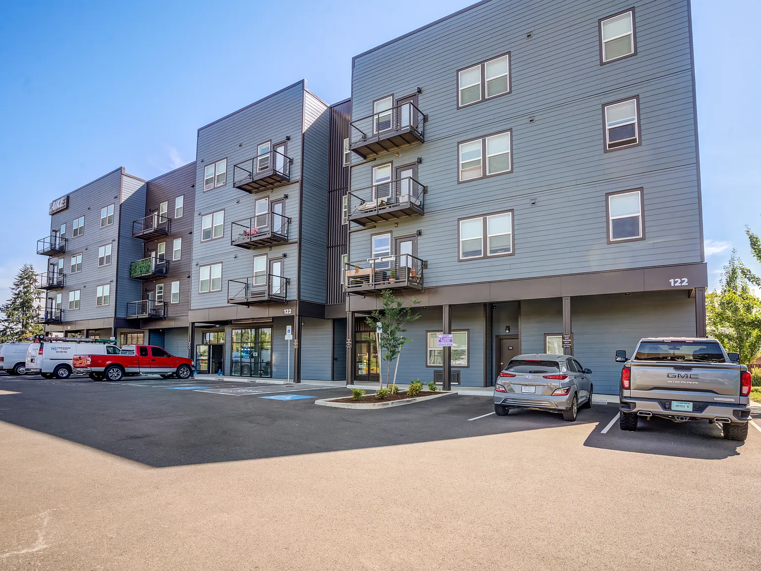 Laike Plaza — Photo 2