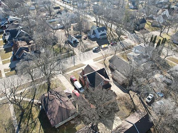 5th image of 615 7th Ave N