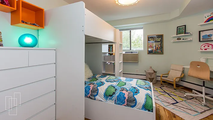 Sold by Garfield Realty  | media 27