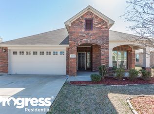 8208 Tierra Del Sol Rd, Arlington, TX 76002