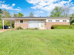 8937 Iroquois Dr, Saint Louis, MO 63132