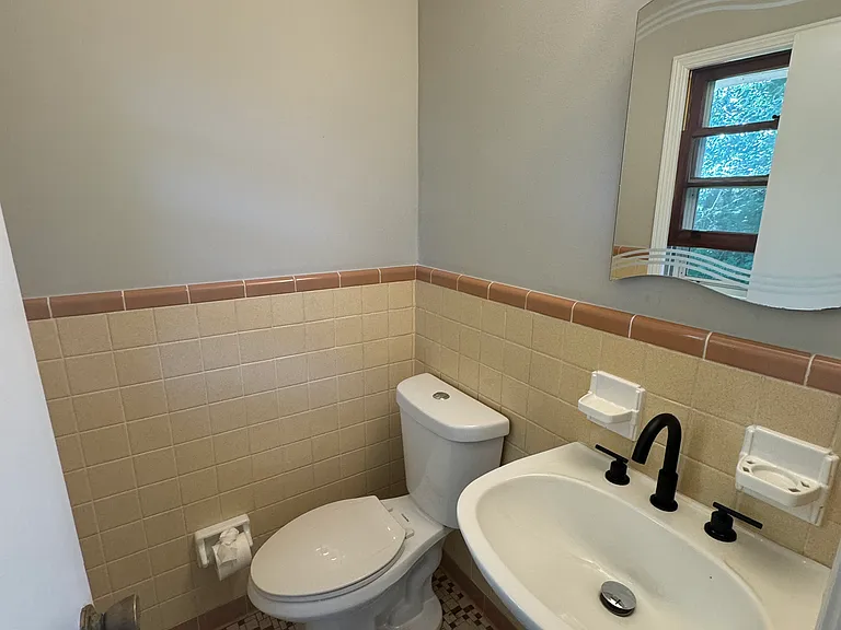 135 McBee St — Photo 10