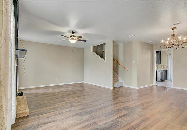 951 Sunmeadow Dr — Photo 4