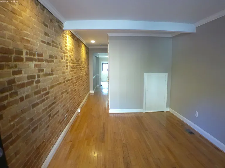 912 S Potomac St — Photo 4