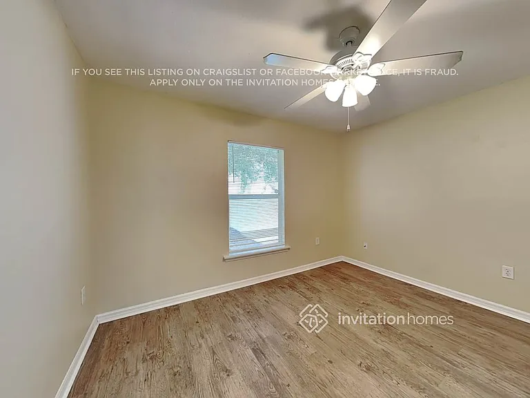 550 Dove Ct — Photo 13