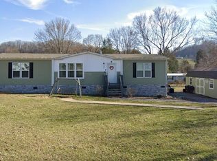 235 Wolfe Laurel Dr, Mt Carmel, TN 37645