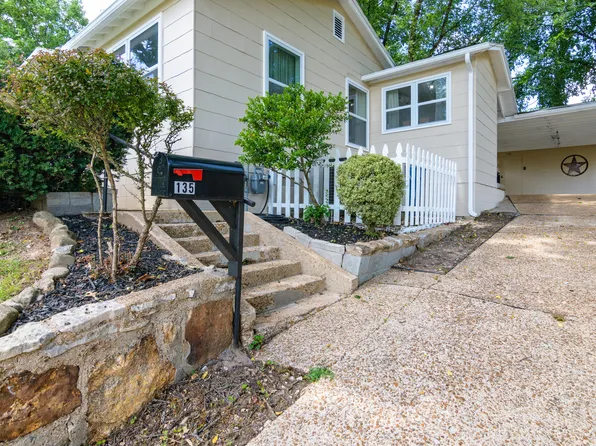 135 Roark Ave, Branson, MO 65616