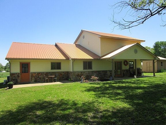 2nd image of 2444 County Road 369