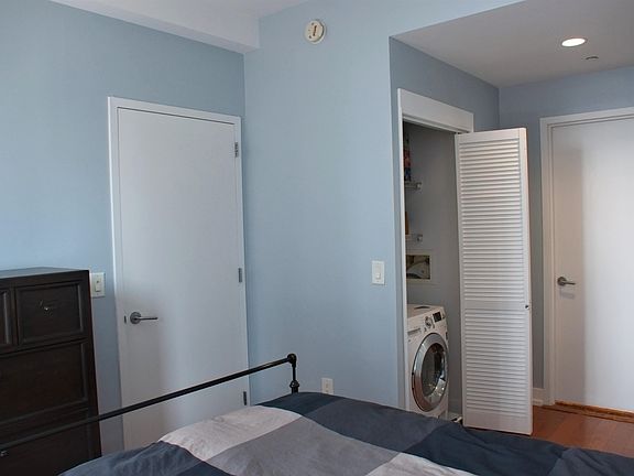 5th image of 389 Washington St #21D