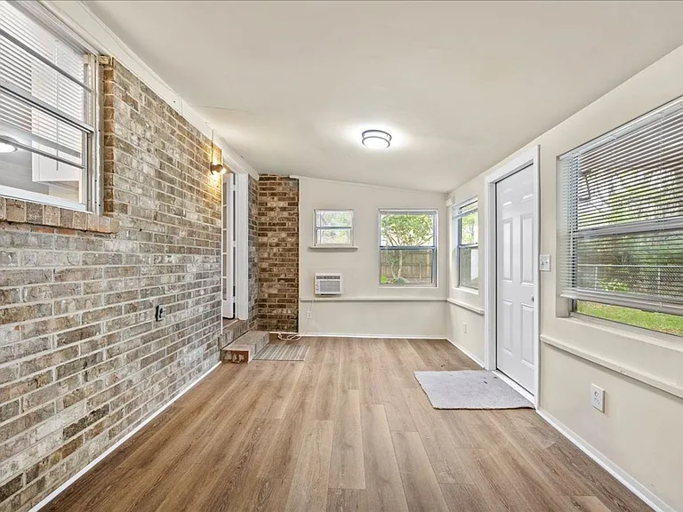 1683 Morningside Dr — Photo 20